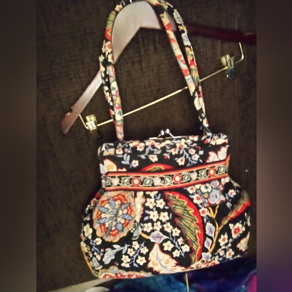 Vera Bradley - Picture 4 of 16